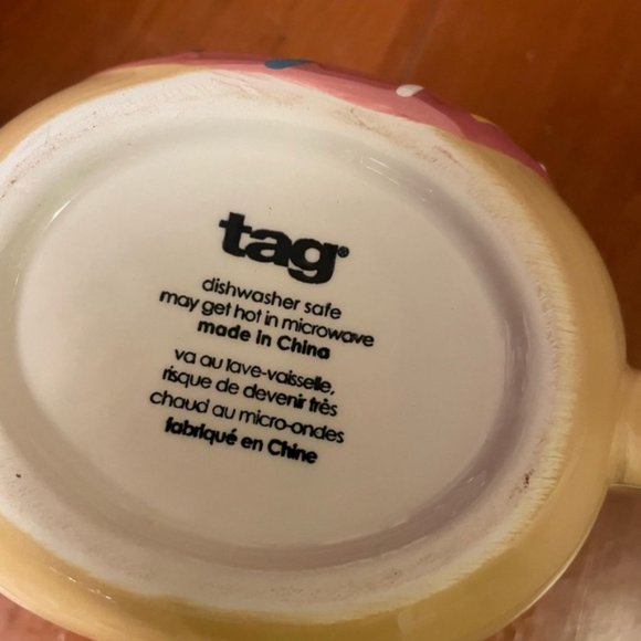 3D Pink Donut Shaped Mug - Picture 5 of 7